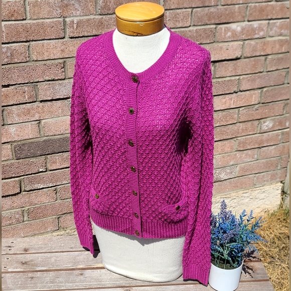 BCBGMaxAzria Sweaters - NWT BCBGMaxAzria knit sweater